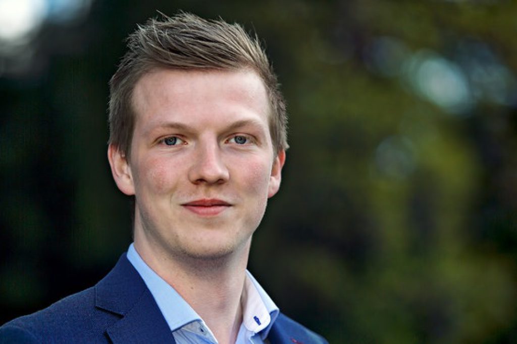 Leden kiezen Tim Simons unaniem als lijsttrekker VVD Drimmelen